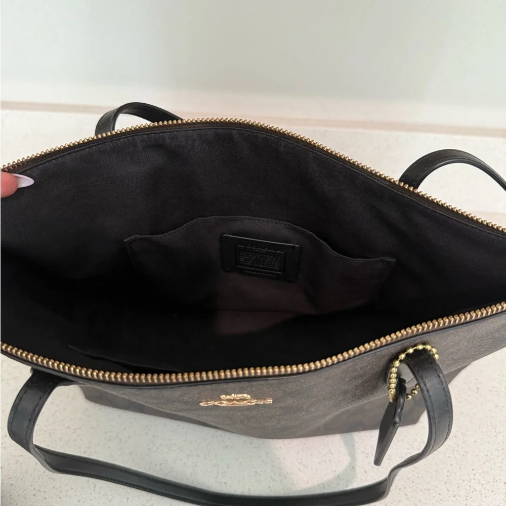 COACH Brown Tote and Wristlet Set - Picture 2 of 14